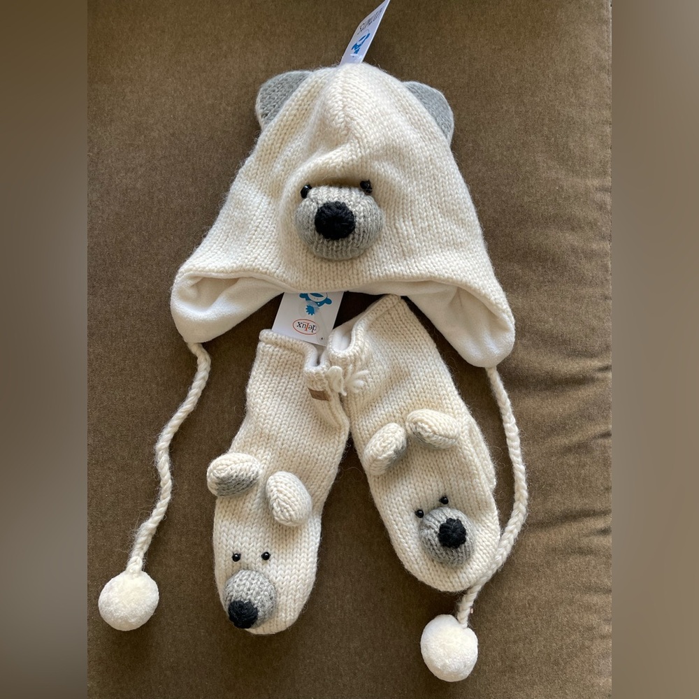 NWT Delux Knitwits fleece-lined, wool Polar Bear Hat & Mitten Set